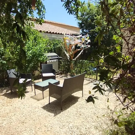 Apartment Et Sa Cour Privative *